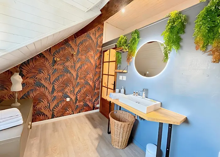 A 10 Minutes A Pied De La Gare Et Des Rives De L'orne